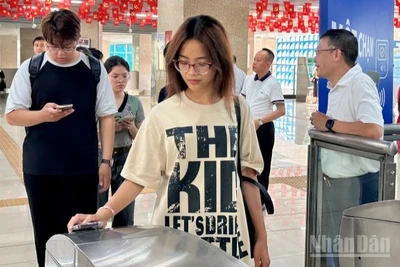 Hà Nội Metro cùng VISA hỗ trợ tiền vé cho hành khách tham gia thử nghiệm nhận diện sinh trắc học trên tuyến Cát Linh-Hà Đông.