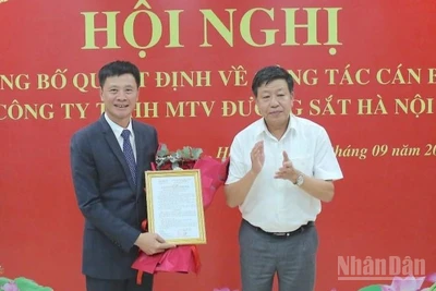 Ủy ban nhân dân thành phố Hà Nội công bố quyết định bổ nhiệm ông Lê Bằng An làm Tổng Giám đốc Công ty Trách nhiệm hữu hạn một thành viên Đường sắt đô thị Hà Nội.