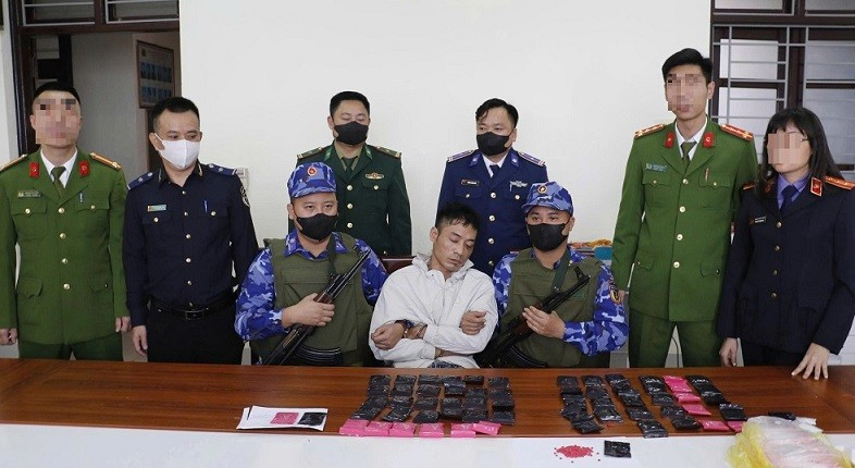 Đối tượng Nguyễn Tiến Dũng bị bắt giữ.