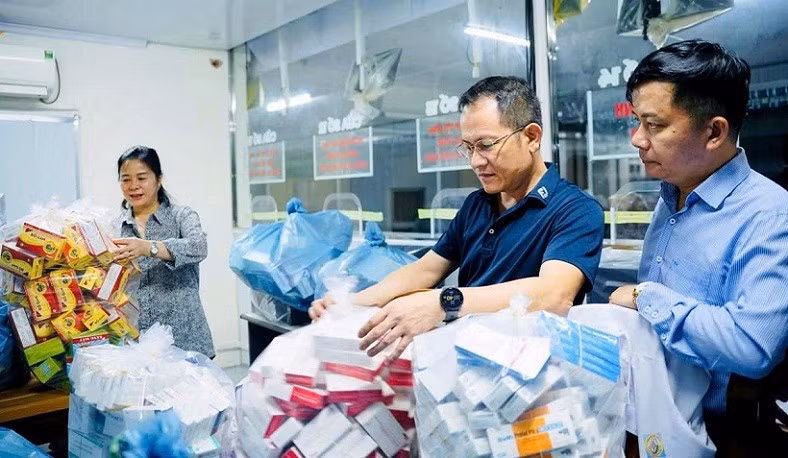 Cơ số thuốc dự phòng phục vụ công tác khám chữa bệnh trong và sau bão số 5 ở cơ sở 3, Bệnh viện Đa khoa thành phố Vinh.