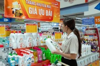 Hệ thống bán lẻ SATRA triển khai chương trình “Khuyến mãi rực rỡ-Mua hết cỡ”. Ảnh: SATRA