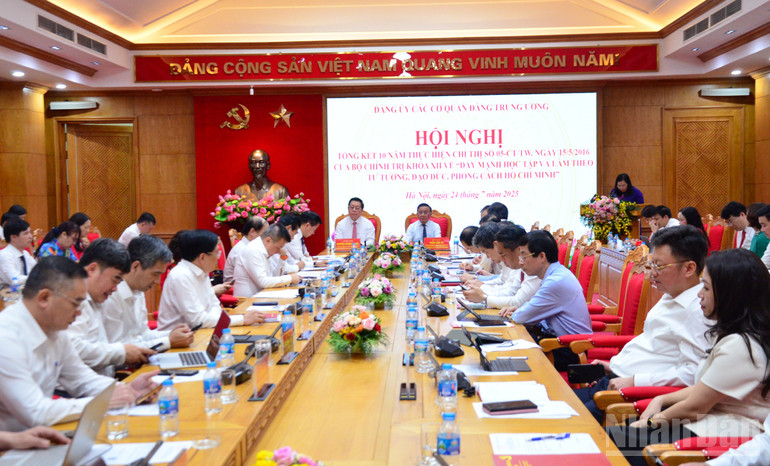 Quang cảnh hội nghị. (Ảnh: PHẠM CƯỜNG) ndo_br_toan-canh-chuan.jpg