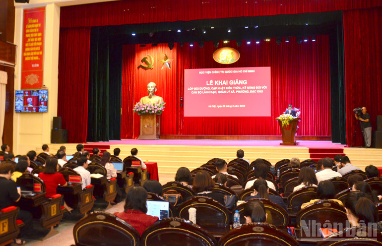 Quang cảnh Lễ khai giảng. (Ảnh: PHẠM CƯỜNG) ndo_br_quang-canh.jpg