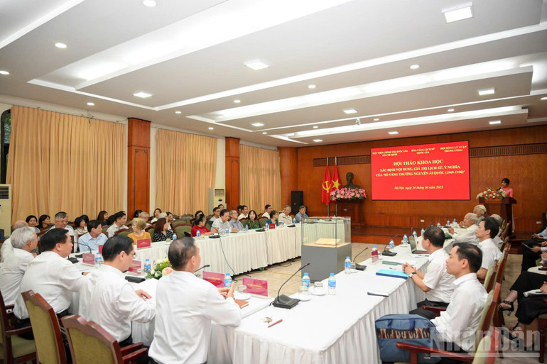 Quang cảnh hội thảo. (Ảnh: THẾ ĐẠI) ndo_br_z6744142012989-a512e0a484c844cb36cbbf3f1acce143.jpg