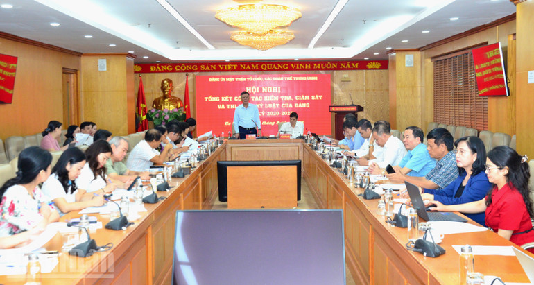 Quang cảnh hội nghị. (Ảnh: PHẠM CƯỜNG) ndo_bl_toan-canh.jpg
