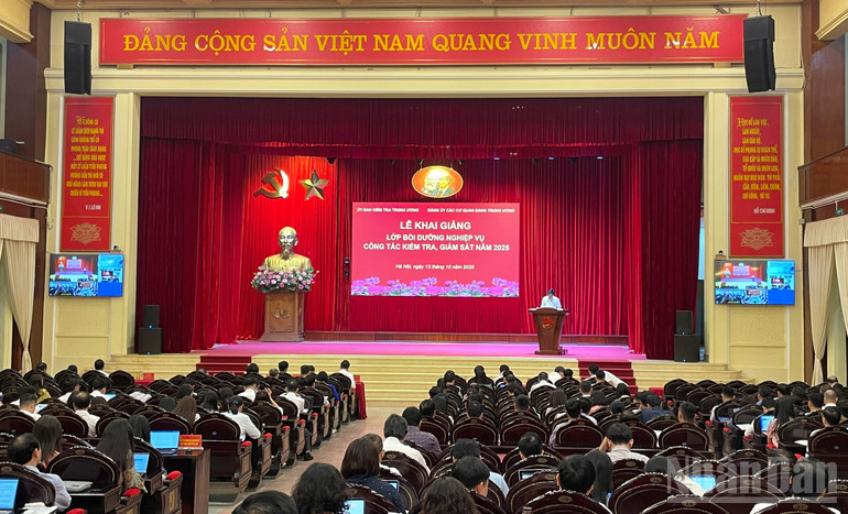 Quang cảnh Lễ khai giảng. ndo_br_toan-canh.jpg