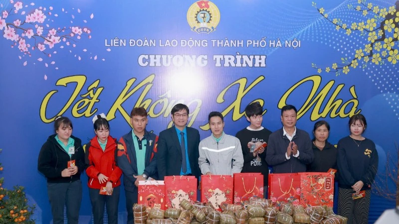 "Tết không xa nhà”, mang mùa Xuân ấm áp đến với đoàn viên, công nhân lao động Công ty TNHH Canon Việt Nam.