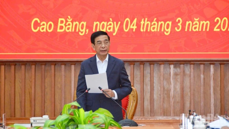 Đại tướng Phan Văn Giang, Bộ trưởng Quốc phòng phát biểu ý kiến tại buổi làm việc với lãnh đạo tỉnh Cao Bằng.