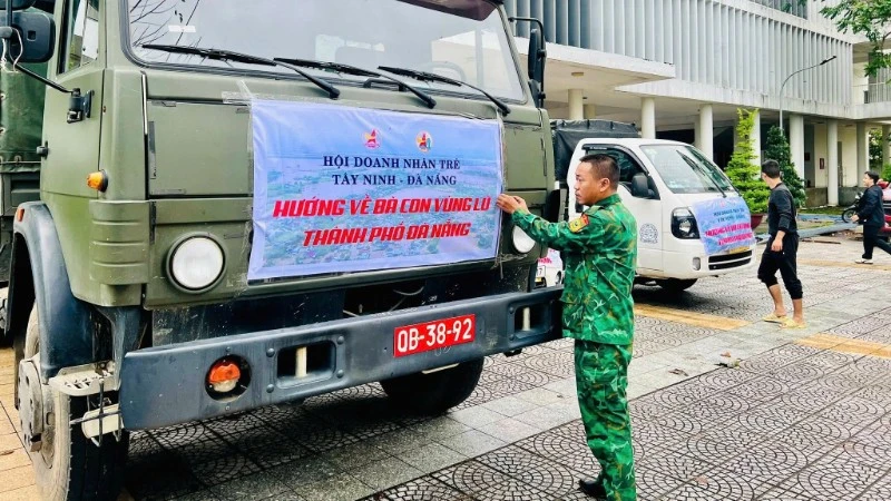 Tập kết hàng hóa trước khi vận chuyển.