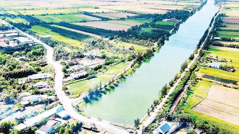 Hồ chứa nước ngọt kênh Lấp (xã Tân Xuân, tỉnh Vĩnh Long) phát huy hiệu quả trong việc trữ nước ngọt phục vụ sản xuất và sinh hoạt.