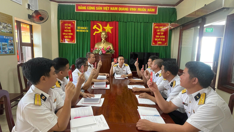 ការបង្រួបបង្រួមឆន្ទៈ និងសកម្មភាពក្នុងការអនុវត្តសេចក្តីសម្រេចរបស់ថ្នាក់ដឹកនាំ ដើម្បីអនុវត្តភារកិច្ចនយោបាយនៅវេទិកា DK1/10។ img-20251214-142101.jpg