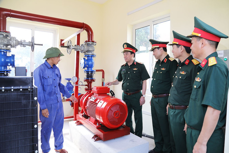 Đoàn công tác kiểm tra công tác bảo đảm an toàn của kho xăng Tiểu đoàn 52, Lữ đoàn 971. 971-a3.jpg
