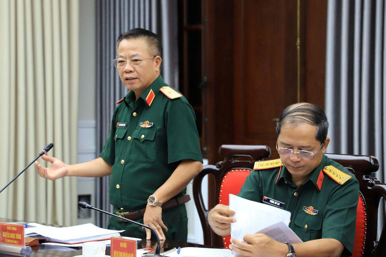 Thiếu tướng Nguyễn Ngọc Dũng, Tư lệnh Binh đoàn 11, phát biểu tại hội nghị. z7126192730338-1377877ec8da93589ec9a8f170c64df7.jpg