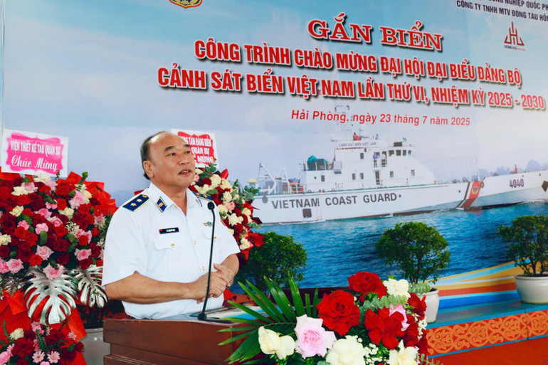 Trung tướng Lê Quang Đạo - Tư lệnh Cảnh sát biển Việt Nam phát biểu tại buổi lễ. z6833814625250-11e562027e44310f5bfb9f0f4052d48d.jpg