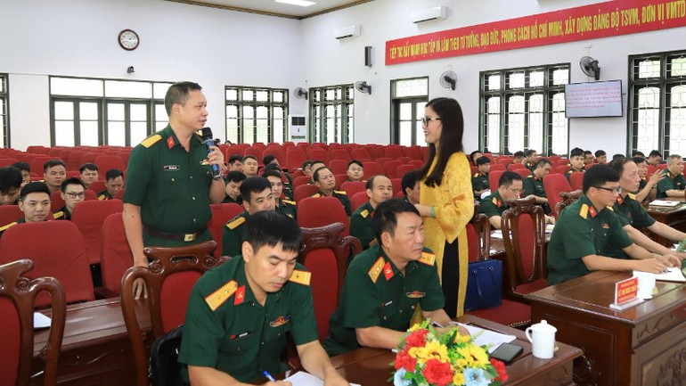 Chia sẻ kinh nghiệm tuyên truyền, vận động nhân dân vùng đồng bào dân tộc thiểu số và miền núi về kiến thức quốc phòng, an ninh... img-20250709-113055-5705.jpg