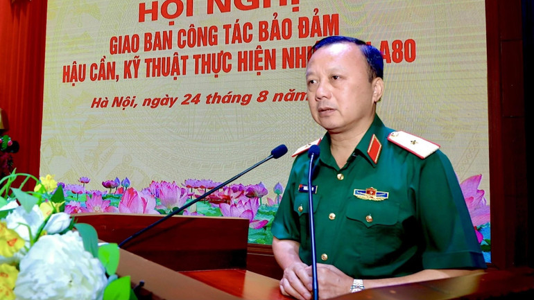 Thiếu tướng Phùng Ngọc Sơn, Phó Chủ nhiệm kiêm Tham mưu trưởng Tổng cục Hậu cần-Kỹ thuật, Phó Trưởng Tiểu ban diễu binh, diễu hành A80 Bộ Quốc phòng chủ trì hội nghị. img-1756006884849-1756013133988-8525.jpg
