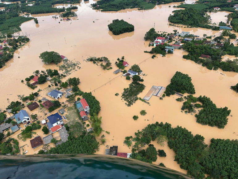 De nombreuses zones de la province de Lang Son ont été isolées en raison des inondations. z7095121214094-2ce2b01488d9c5419211929f4380b3b1.jpg