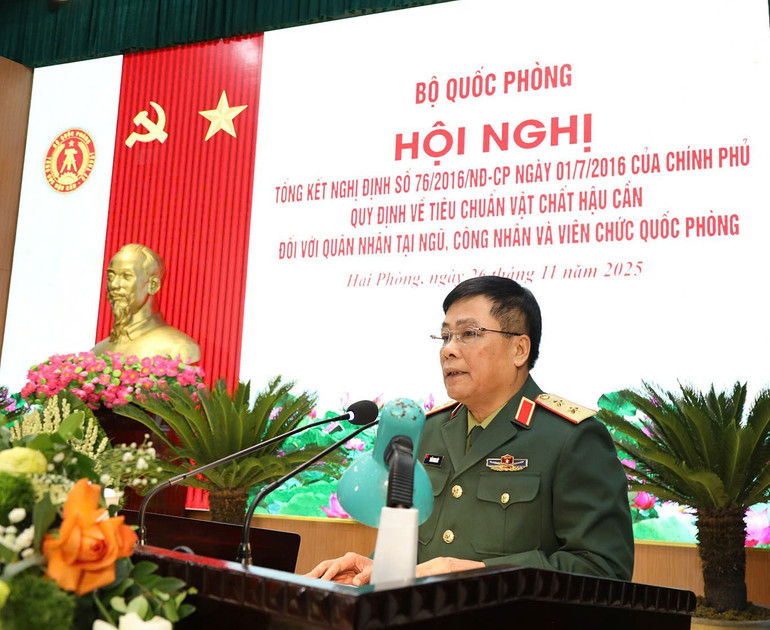 Ο Αντιστράτηγος Tran Minh Duc, Διευθυντής του Γενικού Τμήματος Logistics και Τεχνολογίας, μίλησε στο συνέδριο. img-1764128507718-1764128584392.jpg