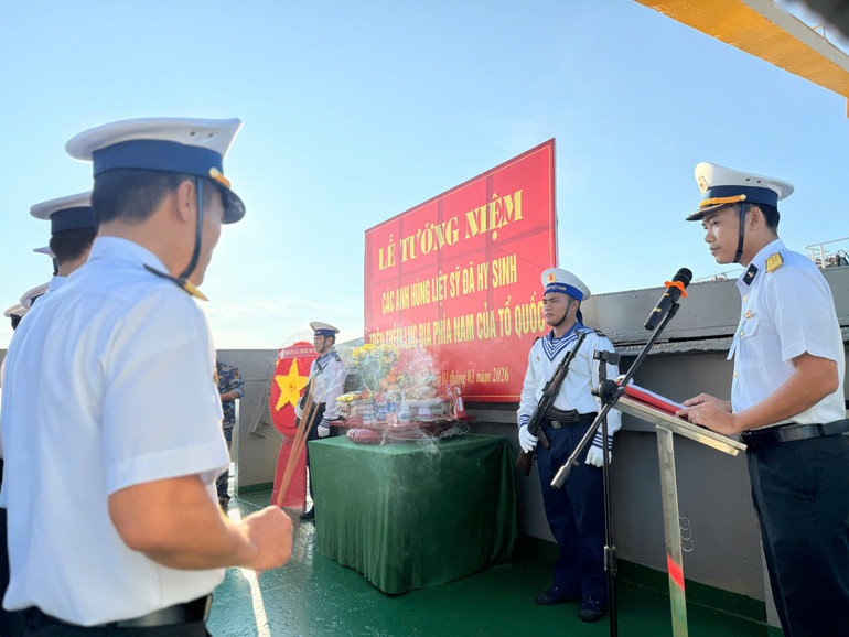 Bắt đầu bầu cử sớm ở nơi xa nhất thềm lục địa phía nam z7574938420483-73ccb296b81750ee8905706f853e0b4b.jpg