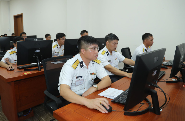 Thí sinh thi môn tham mưu tác chiến. thi-sinh-thi-mon-tham-muu-tac-chien.jpg