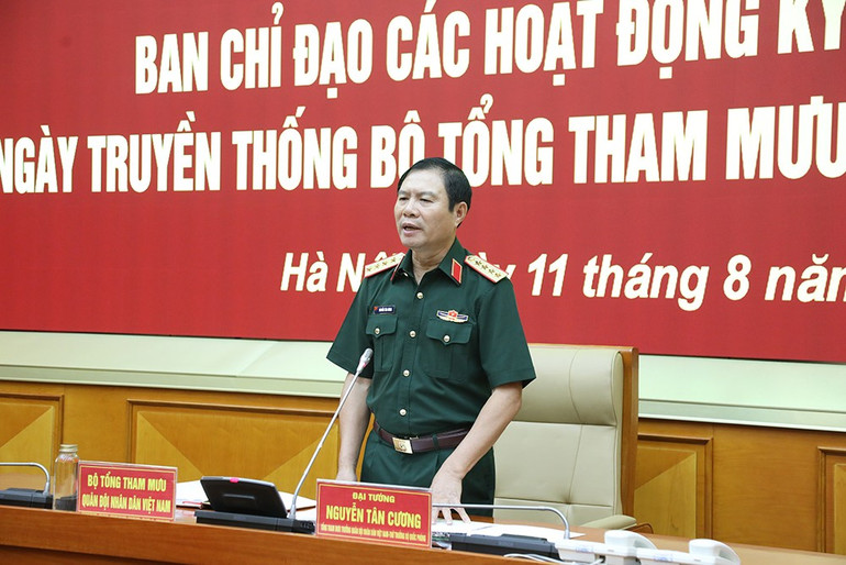 Đại tướng Nguyễn Tân Cương phát biểu tại hội nghị. 1-9152.jpg