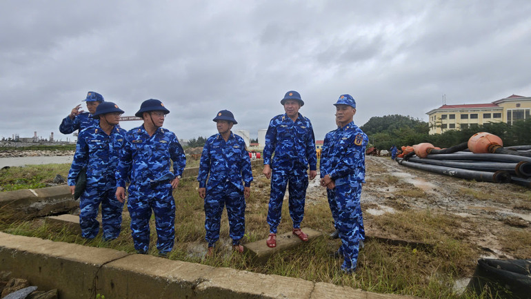 23ویں سکواڈرن بیرکوں کو دیکھیں۔ z7193893995486-7bfc920bd46a0aa737f08ea745a636c3.jpg