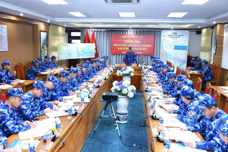 میجر جنرل Le Dinh Cuong نے ایک ہدایتی تقریر کی۔ z7193874875156-95b630a99f4180ed491151872fc13c94.jpg