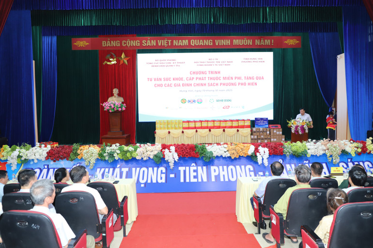 Quang cảnh khai mạc chương trình. img-1278.jpg