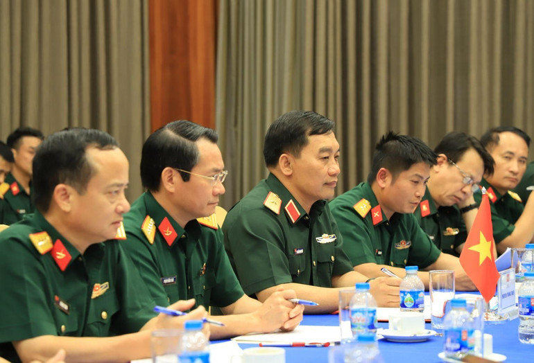 Thiếu tướng Nguyễn Trọng Thiện cùng đoàn công tác Tổng cục Hậu cần-Kỹ thuật tại hội đàm. img-1756984509470-1756989808813.jpg