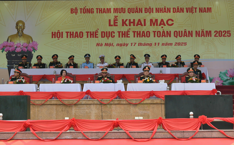 Delegaci uczestniczący w Festiwalu Sportu. z7232361781359-a864b6bb72cf9d38bdd08c8590669adc.jpg