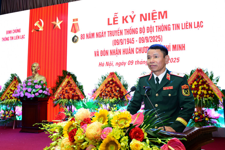 Thiếu tướng Nguyễn Văn Trị, Bí thư Đảng ủy, Chính ủy Binh chủng Thông tin liên lạc công bố Thư khen của Chủ tịch nước. dsc-7511-chinh-uy-phat-bieu-1.jpg