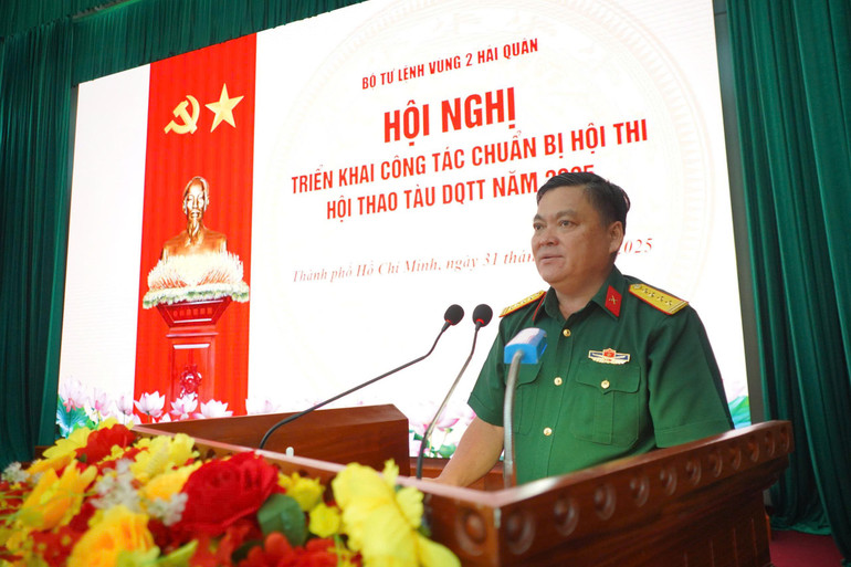 Đại tá Trần Văn Cư, Phó Tư lệnh Thành phố Hồ Chí Minh triển khai một số nội dung chuẩn bị cho Hải đội Dân quân thường trực. z7174283548882-ae3a077ccf40444e252fdc5ff544622a.jpg