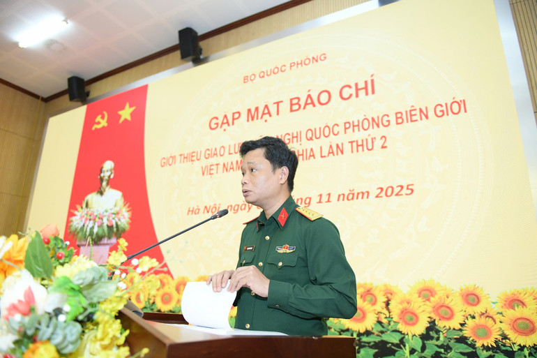 Na konferencji prasowej głos zabrał pułkownik Dang Thanh Minh, zastępca dyrektora Departamentu Spraw Zagranicznych. z7190827735263-03bc74dcb69903db79028021b9db4e2d.jpg