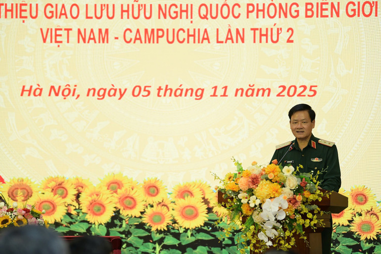 Konferencji prasowej przewodniczył generał porucznik Nguyen Van Duc, dyrektor Departamentu Propagandy. z7190827834361-8948d30acaf25129e9aea993e05c7c8b.jpg