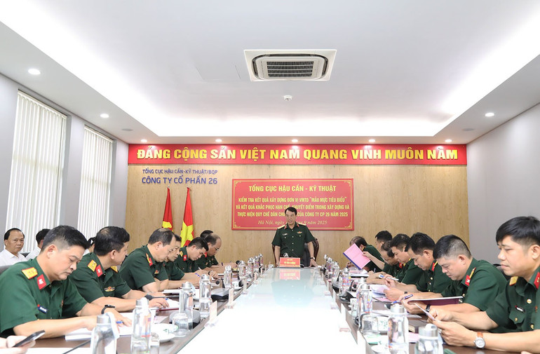 Thiếu tướng Vũ Văn Cường chủ trì buổi kiểm tra. a2.jpg