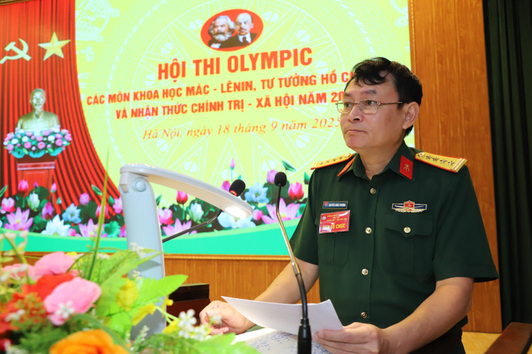 Đại tá Nguyễn Đình Phượng, Phó Chính ủy Trường cao đẳng Kỹ thuật quân sự 1 phát biểu khai mạc Hội thi. 1.jpg