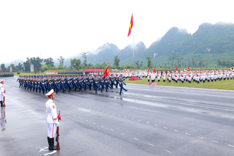 Khối chiến sĩ Cảnh sát biển Việt Nam tham gia tổng hợp luyện diễu binh, diễu hành lần thứ 4. khoi-di-nam-si-quan-canh-sat-bien-viet-nam-quyet-tam-hoan-thanh-nhiem-vu-dieu-binh-dieu-hanh.jpg