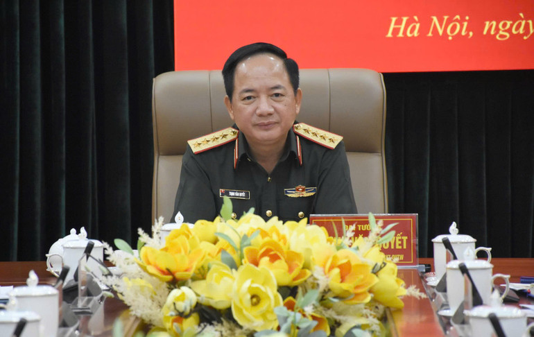 Đại tướng Trịnh Văn Quyết chủ trì hội nghị. z7147411030272-a55b8ee11eaf981697d2e000a32f6d2c.jpg