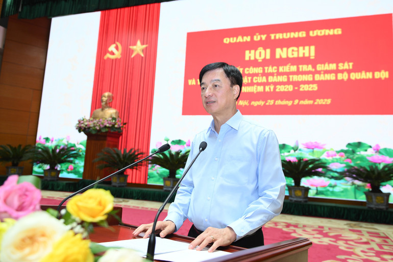 Ủy viên Bộ Chính trị, Bí thư Trung ương Đảng, Chủ nhiệm Ủy ban Kiểm tra Trung ương Nguyễn Duy Ngọc phát biểu tại Hội nghị. bnd-0828.jpg
