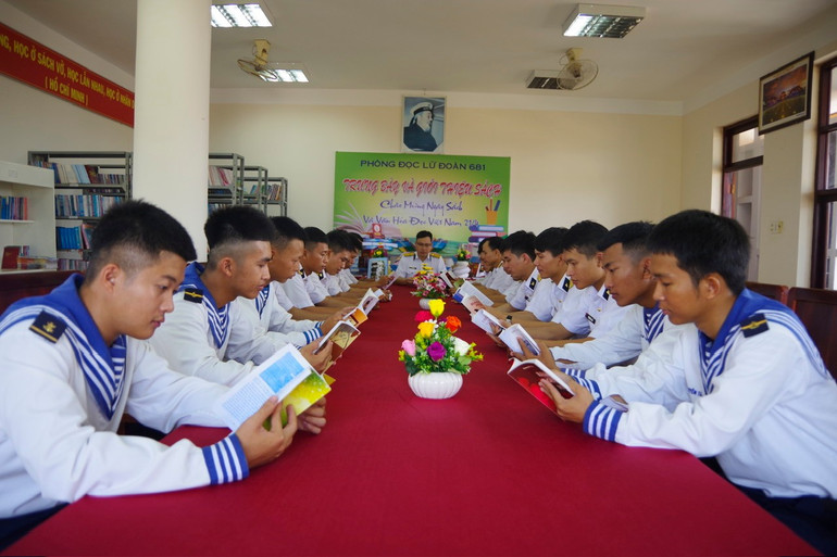 Ngày 21/4 hằng năm đã trở nên ý nghĩa, thiết thực với mỗi cán bộ, chiến sĩ Vùng 2 Hải quân. 7-ngay-214-hang-nam-da-tro-nen-y-nghia-thiet-thuc-voi-moi-can-bo-chien-si-vung-2-hai-quan.jpg