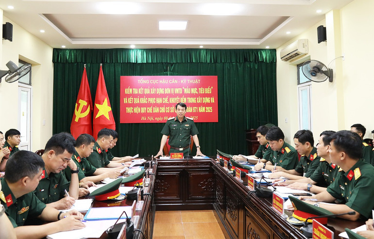 Quang cảnh buổi kiểm tra. 1.jpg