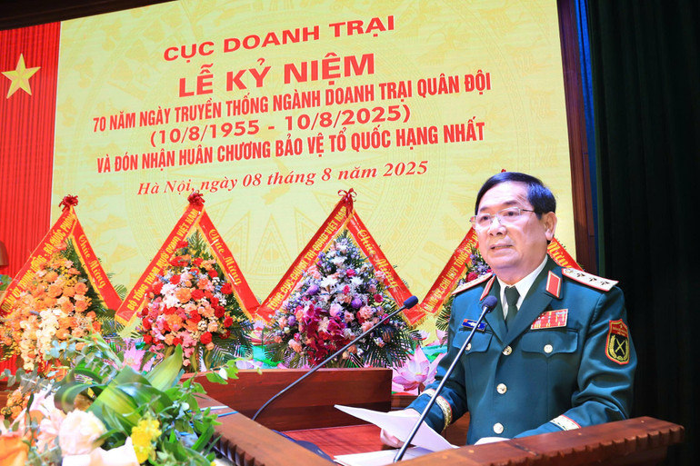Thượng tướng Lê Huy Vịnh, Ủy viên Trung ương Đảng, Thứ trưởng Quốc phòng phát biểu tại buổi lễ. z6886274889064-465cc05ff5a12f1f2749998354ecba78.jpg