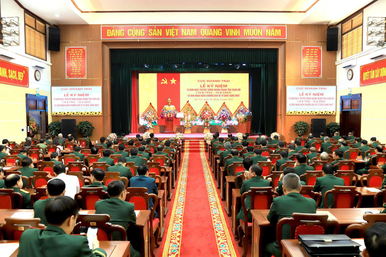 Quang cảnh lễ kỷ niệm. z6886274881809-c0b43b545513693d04fcb0b99f423947.jpg