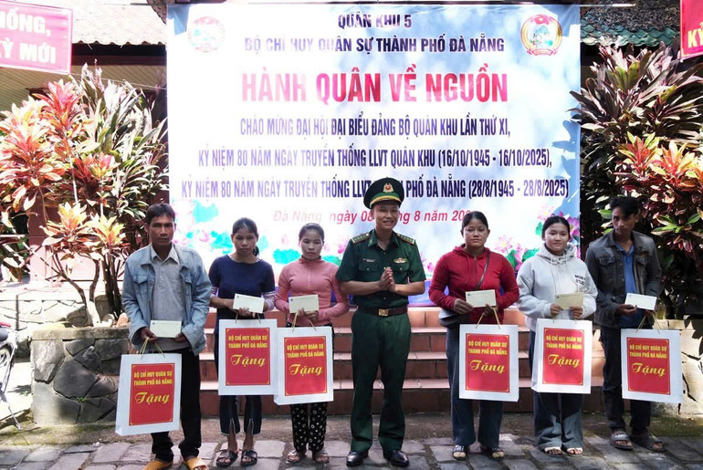 Các hoạt động về nguồn tại Khu di tích lịch sử Nước Oa (xã Trà Tân, thành phố Đà Nẵng). z6925273532691-149b44dc8d65fc1c2be771634c462d5e.jpg