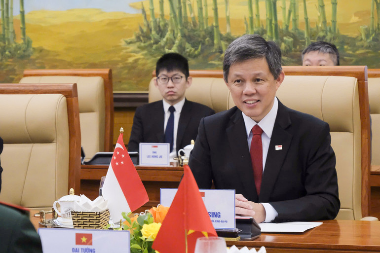 Ngài Chan Chun Sing, Bộ trưởng Quốc phòng Singapore tại cuộc hội đàm. z6828553710312-e4d3e375e3f32c4a13bd17246d16eae1.jpg
