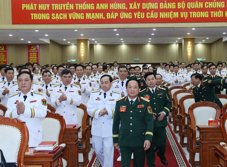 Đại biểu dự Đại hội đại biểu Đảng bộ Quân chủng Hải quân lần thứ XIV. z6830179517067-50907d56290224af4ed1feb202cae868.jpg
