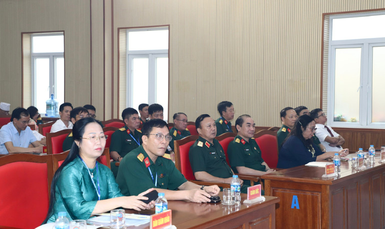 Đại biểu dự hội thao. z6830877411591-53a079a1d405a6702f8c1e302e48de77.jpg