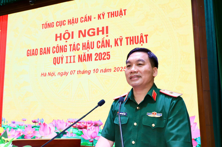 Konferencji przewodniczył generał dywizji Nguyen Trong Thien, zastępca dyrektora Generalnego Departamentu Logistyki i Technologii. img-1759847060811-1759847282652.jpg
