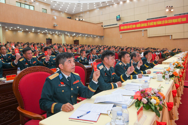 Đại hội biểu quyết. quan-chung-pkkq-3193.jpg