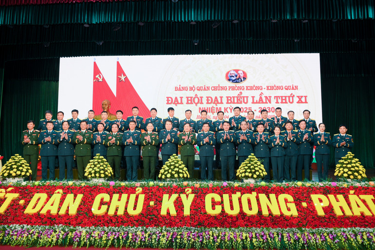 Các đại biểu chụp ảnh lưu niệm tại Đại hội. quan-chung-pkkq-2891.jpg